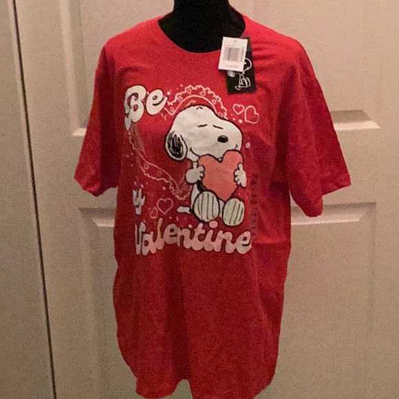 NWT FUN Snoopy Unisex Tee Size X-Large 
Closet Must Have Makes Great Gift - Picture 2 of 7